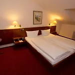 Am Kochbrunnen 3*