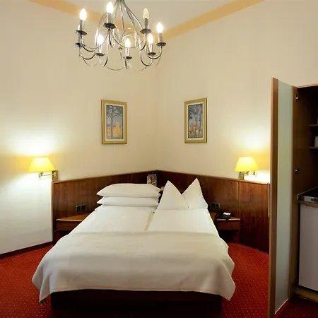 Am Kochbrunnen Hotel 3*