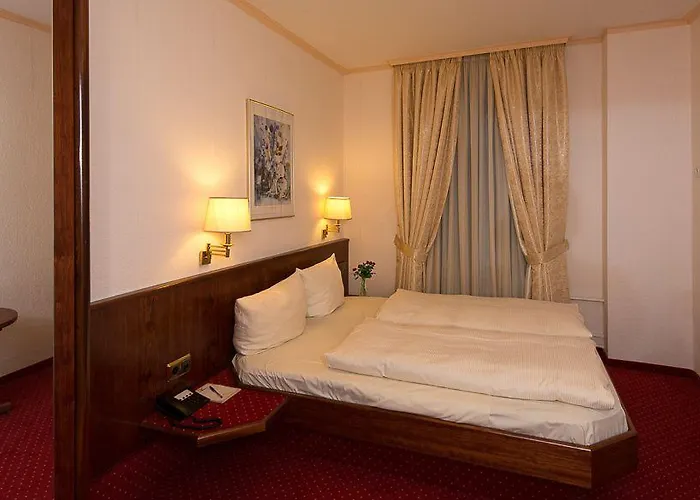 Am Kochbrunnen Szálloda Wiesbaden