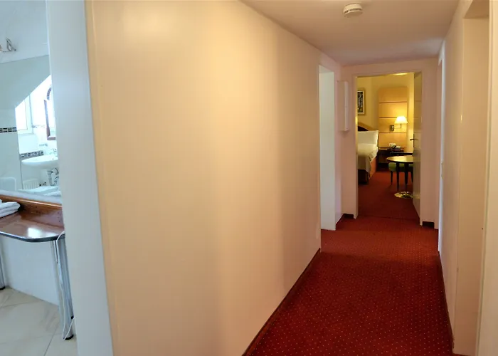 Szálloda Am Kochbrunnen 3*