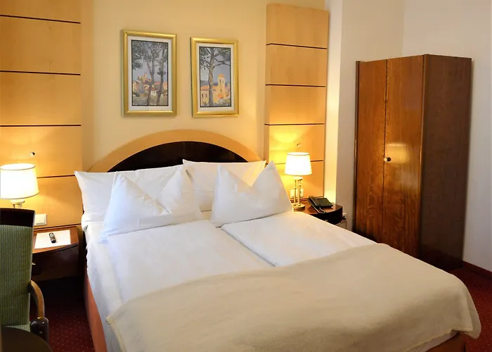 Am Kochbrunnen Szálloda Wiesbaden